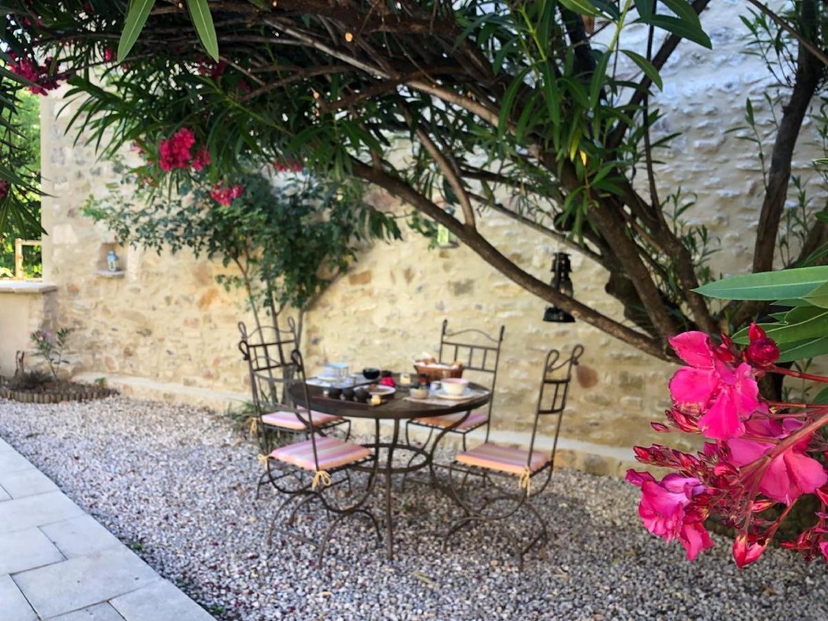 Maison Des Bourgades Saint-Julien-de-Peyrolas エクステリア 写真